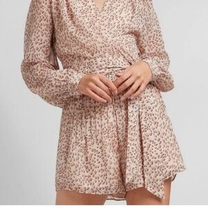 Woman’s Express Long Sleeve Pink Leopard Print chiffon Wrap Shorts Romper Sz:XS